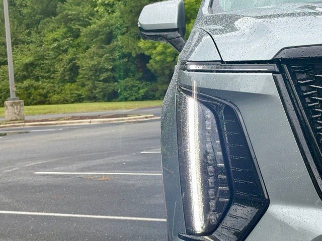Certified 2025 Cadillac Escalade Sport Platinum AWD/4WD image 13