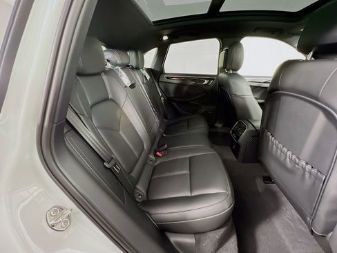 New 2026 Porsche Macan image 29