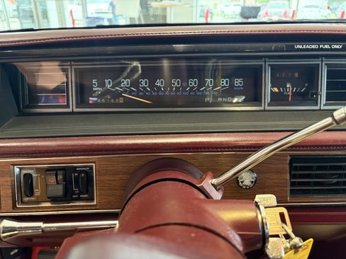 Used 1989 Oldsmobile Ninety-Eight Regency Brougham FWD image 11