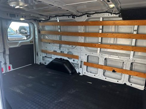 Used 2017 Ford Transit 250 130 Low Roof w/ Exterior Upgrade Package RWD image 11