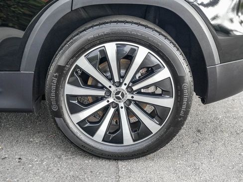 Used 2022 Mercedes-Benz GLB 250 w/ Premium Package Lite image 10