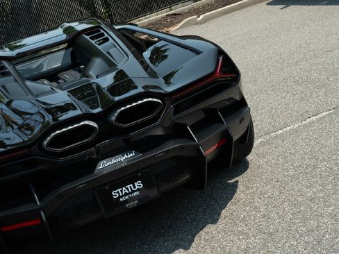 Used 2024 Lamborghini Revuelto AWD/4WD image 13