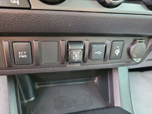 Used 2020 Toyota Tacoma TRD Sport image 17