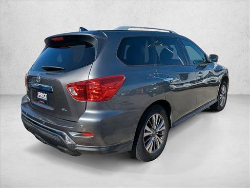 Used 2019 Nissan Pathfinder SL image 5