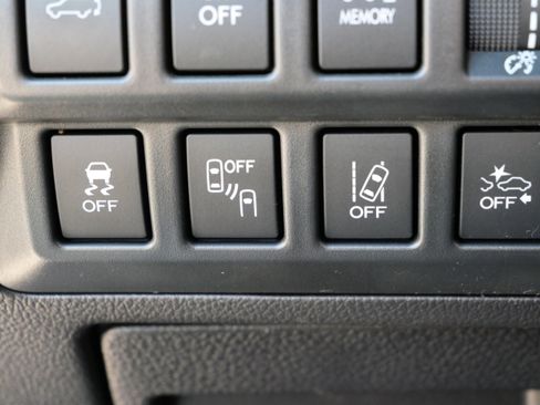Used 2017 Subaru Outback 2.5i Touring AWD/4WD image 27
