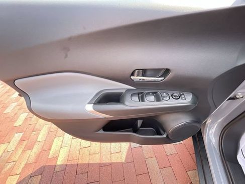 Used 2023 Nissan Kicks SR w/ SR Premium Package FWD image 10