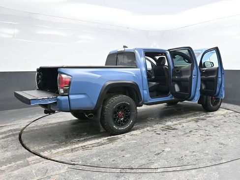 Used 2018 Toyota Tacoma SR image 46