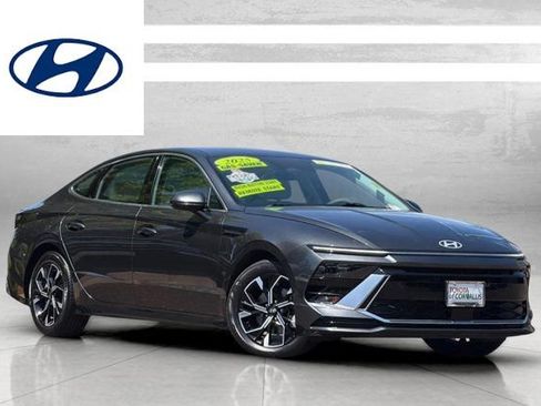 Used 2025 Hyundai Sonata SEL FWD image 1