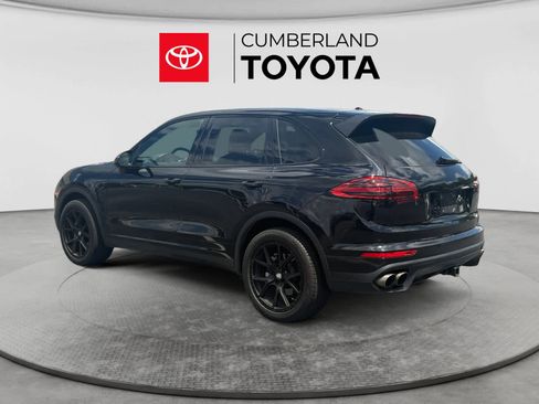 Used 2018 Porsche Cayenne S w/ Premium Package AWD/4WD image 3