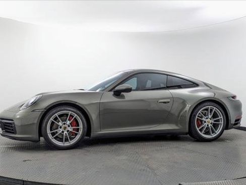 Used 2020 Porsche 911 Carrera RWD image 3