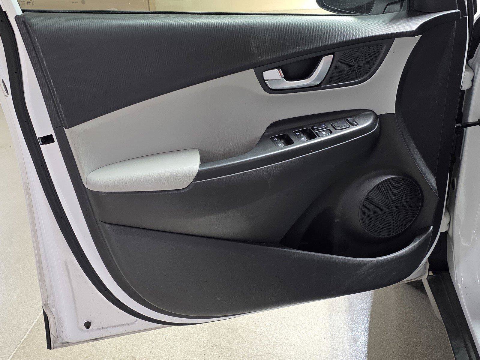 Used 2023 Hyundai Kona SEL w/ Convenience Package FWD image 16