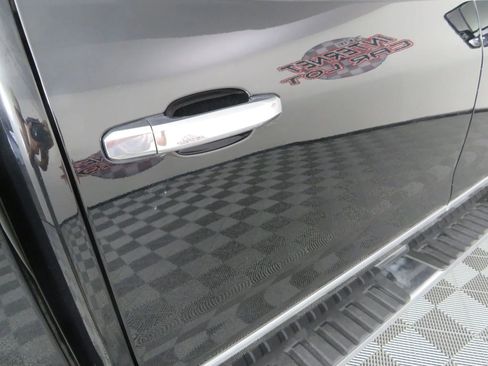 Used 2018 Chevrolet Silverado 2500 High Country image 28