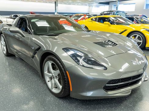 Used 2015 Chevrolet Corvette Stingray Coupe image 3
