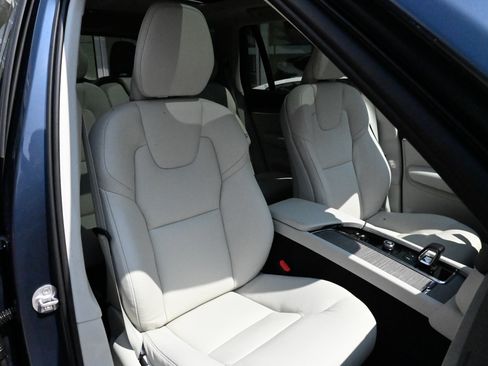 Used 2023 Volvo XC90 B6 Plus AWD/4WD image 59