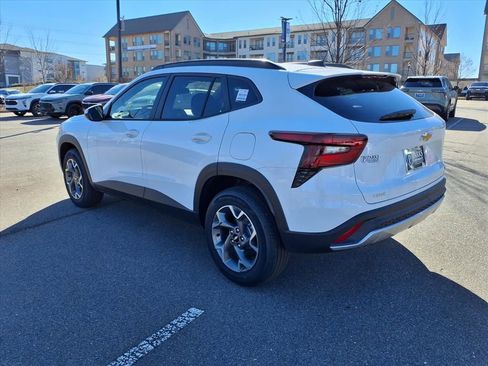 New 2026 Chevrolet Trax LS w/ LS Convenience Package FWD image 27