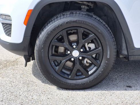 Used 2023 Jeep Grand Cherokee Limited w/ Trailer Tow Prep Group (B) AWD/4WD image 24