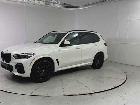 Used 2021 BMW X5 M50i w/ Executive Package image 6