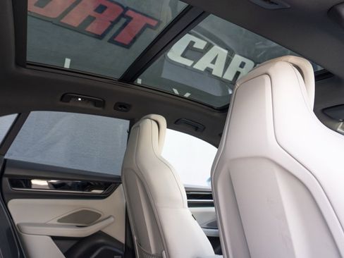 Used 2025 Porsche Macan 4S Electric image 43