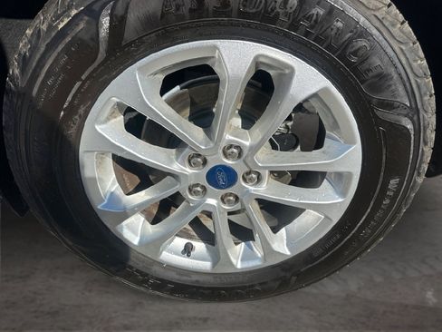 Used 2022 Ford Escape SE FWD image 19