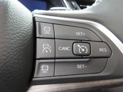 Used 2025 Jeep Grand Cherokee Limited w/ Luxury Tech Group II AWD/4WD image 49