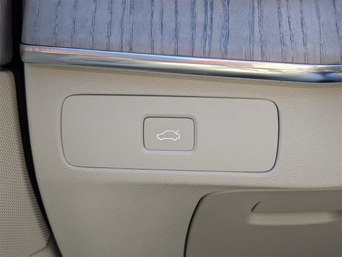 Used 2023 Volvo XC90 B5 Plus image 25