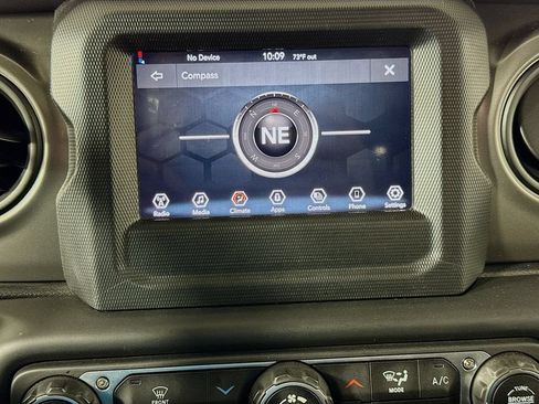 Used 2022 Jeep Wrangler Sport AWD/4WD image 13