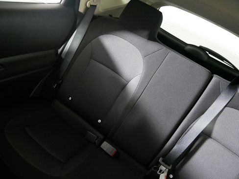 Used 2013 Nissan Rogue SV w/ Premium Pkg image 12