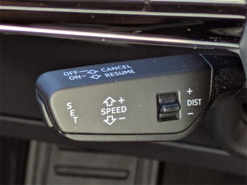 Used 2023 Audi e-tron Premium Plus w/ Premium Plus Package image 20