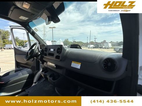 Used 2025 Mercedes-Benz Sprinter 2500 image 26