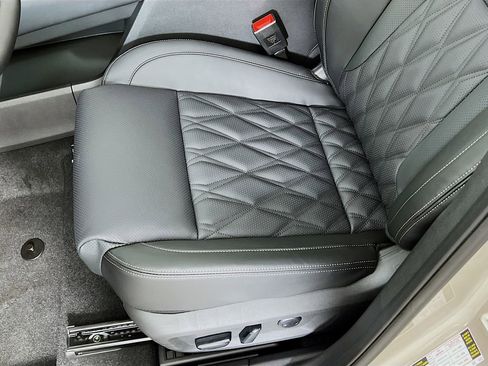 New 2026 Nissan Rogue Platinum image 17