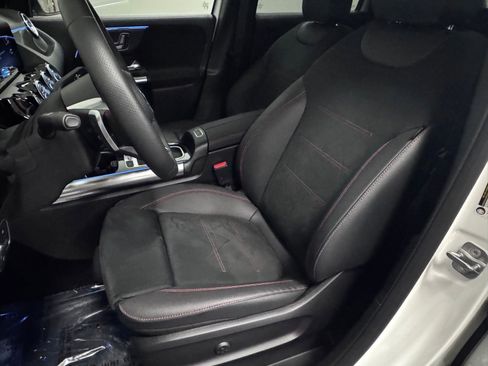 Used 2025 Mercedes-Benz GLA 250 image 23