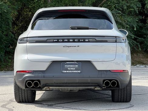 Certified 2024 Porsche Cayenne S AWD/4WD image 8
