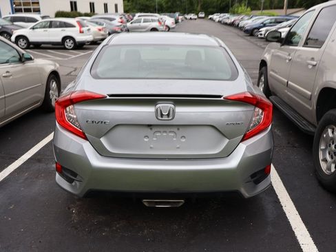Used 2021 Honda Civic Sport image 6