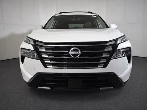 Certified 2025 Nissan Rogue Platinum AWD/4WD image 2