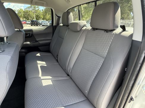 Used 2022 Toyota Tacoma SR5 w/ Technology Package RWD image 18