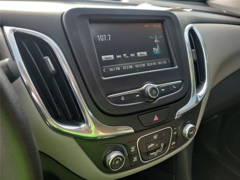 Used 2018 Chevrolet Equinox LS FWD image 28