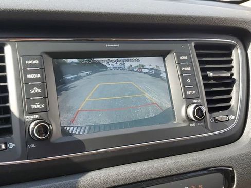 Used 2020 Kia Sedona EX FWD image 18