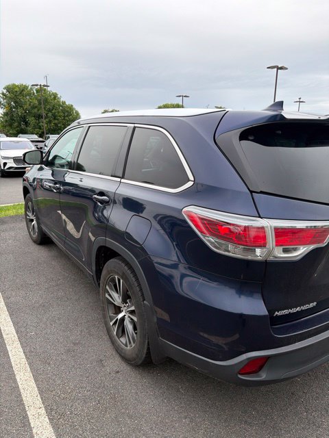 Used 2016 Toyota Highlander XLE AWD/4WD image 9