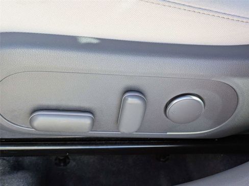 Used 2025 Hyundai Kona SEL FWD image 22