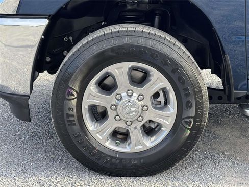 Used 2024 RAM 2500 Big Horn w/ Safety Group image 11