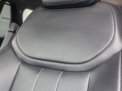 New 2025 Land Rover Range Rover SE image 23