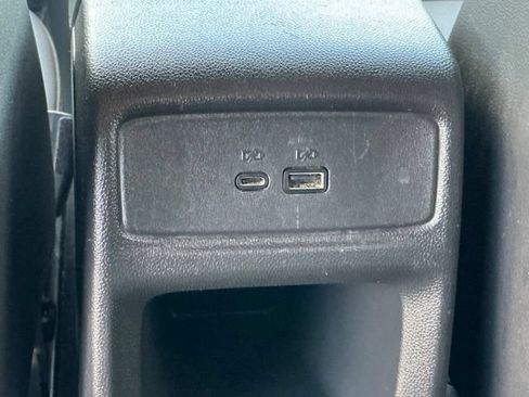 Used 2024 Chevrolet Trax RS w/ Sunroof Package FWD image 17