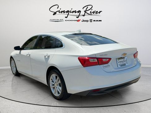 Used 2018 Chevrolet Malibu LT FWD image 5