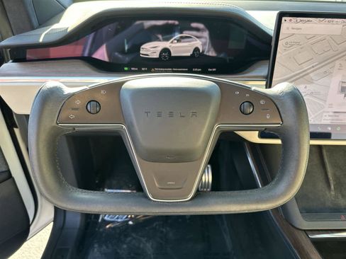 Used 2022 Tesla Model X image 15