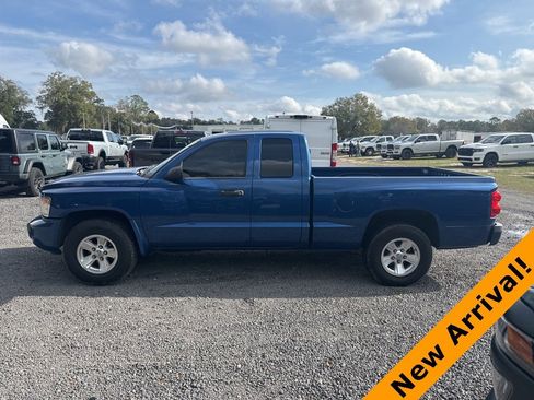 Used 2010 Dodge Dakota ST image 2