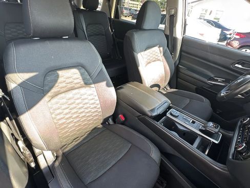 Used 2022 Nissan Pathfinder SV AWD/4WD image 34