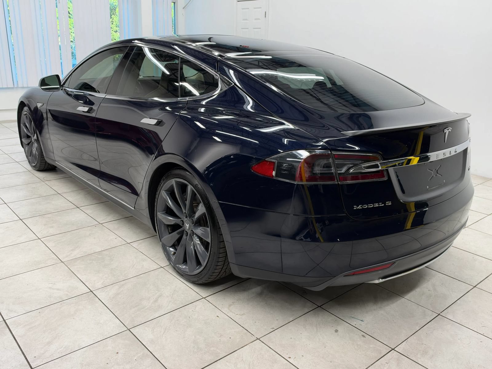 Used 2012 Tesla Model S Performance RWD image 7