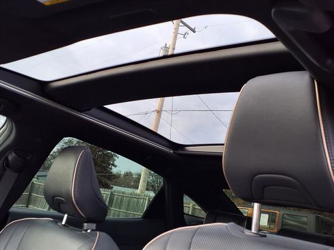 Used 2023 Toyota Crown Platinum image 28