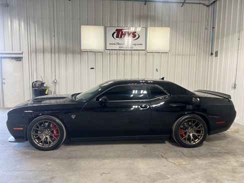 Used 2018 Dodge Challenger SRT Hellcat RWD image 15
