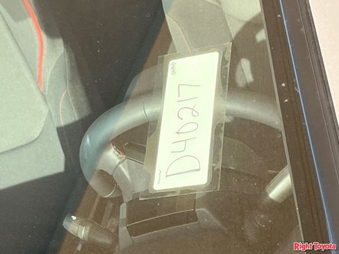 Used 2026 Toyota Prius Plug-In Hybrid FWD image 11